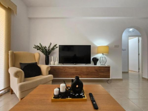 COSea Living Elegant 2 Bedroom Ground Floor Apartment at Sirena Olympia 32